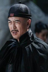 徐简博（张嘉译饰演）