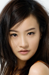 师郁（秦旋饰演）