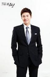 姜成宰（宋在熙饰演）