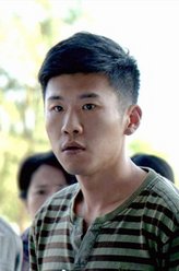 崔伟（王骁饰演）