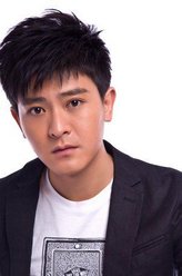 夏建国（杨铮饰演）