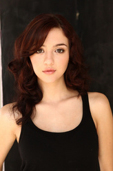 Rebecca Sutter（凯蒂·芬德莱饰演）