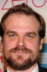 Reed Akley（大卫·哈伯饰演）