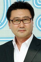 申景修（崔政宇饰演）