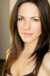 Bo Dennis（安娜·希尔克饰演）