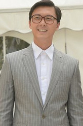 楼耀明（王浩信饰演）