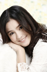 Fang（李海娜饰演）