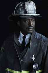 Wallace Boden（伊默恩·沃克饰演）