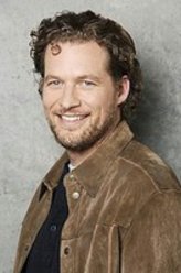 Nathan（詹姆士·塔珀饰演）