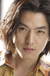 李威（李威饰演）