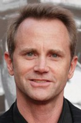 李·特格森（李·特格森饰演）