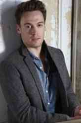 Blake Calibrese（埃里克·贝尔根饰演）