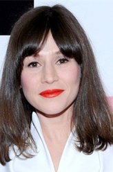 Lorna Morello（雅艾尔·斯通饰演）