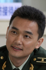 张宏伟（王丁宇饰演）