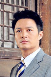 李健龙（郑国霖饰演）