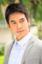Pope Tanawat Wattanaputi（Pope Tanawat Wattanaputi饰演）