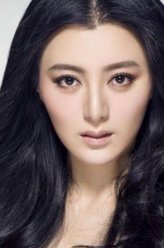 李晓华（陈廷嘉饰演）