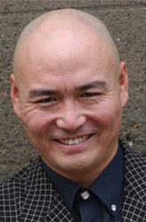 强民（侯堃饰演）