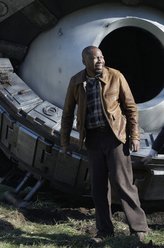 Rufus Carlin（马尔科姆·巴雷特饰演）