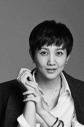 柳娜（张馨元饰演）