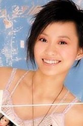 王若心（杨爱瑾饰演）