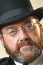 施劳恩将军（盖吉利饰演）