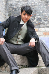 曾庆才（夏侯镔饰演）