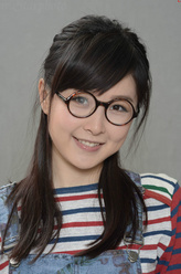 何娜（乐瞳饰演）