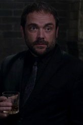 克劳利(Crowley)（马克·谢泼德饰演）