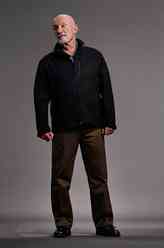 迈克·埃曼特劳特（乔纳森·班克斯饰演）