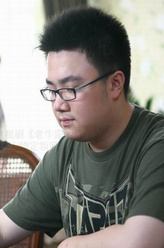 鲁兵（巴图饰演）