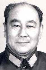 沈七七（胡晓光饰演）