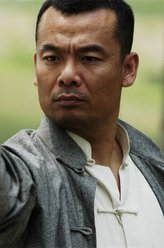 王金龙（宋佳伦饰演）