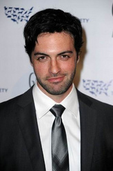 Dan Egan（瑞德·斯科特饰演）