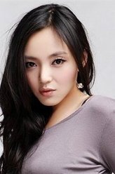 叶塞尼亚（陶慧饰演）