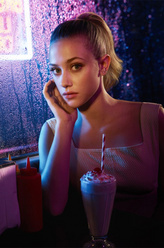 Betty Cooper（丽丽·莱因哈特饰演）