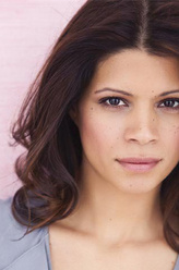 Xiomara Villanueva（安德里亚·纳维多饰演）