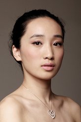 李艳（李艳饰演）
