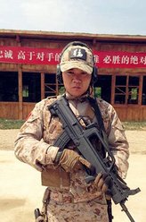 阎刚(阎王)（姜艺声饰演）