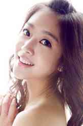 艺春（赵宝儿饰演）