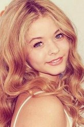 艾莉森·迪劳伦提斯(Alison DiLaurentis)（萨莎·皮特丝饰演）