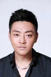 杜玉成（赵达饰演）