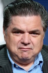 Stavros Milos（奥利弗·普莱特饰演）