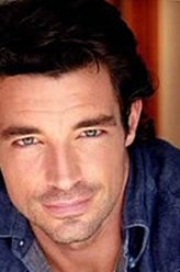 Graham（布伦南·埃利奥特饰演）