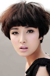 荣妹子（黄曼饰演）