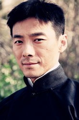 林杰森（祖峰饰演）