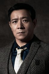 子欣爸（王超饰演）