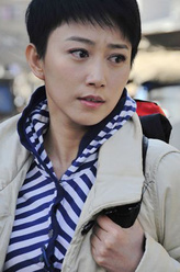 叶紫（丁柳元饰演）