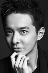李富春（刘智扬饰演）