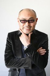 武重治（伊武雅刀饰演）